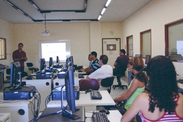 2 - Aula do curso de Análise e Desenvolvimento de Sistemas na Uniaeso Olinda